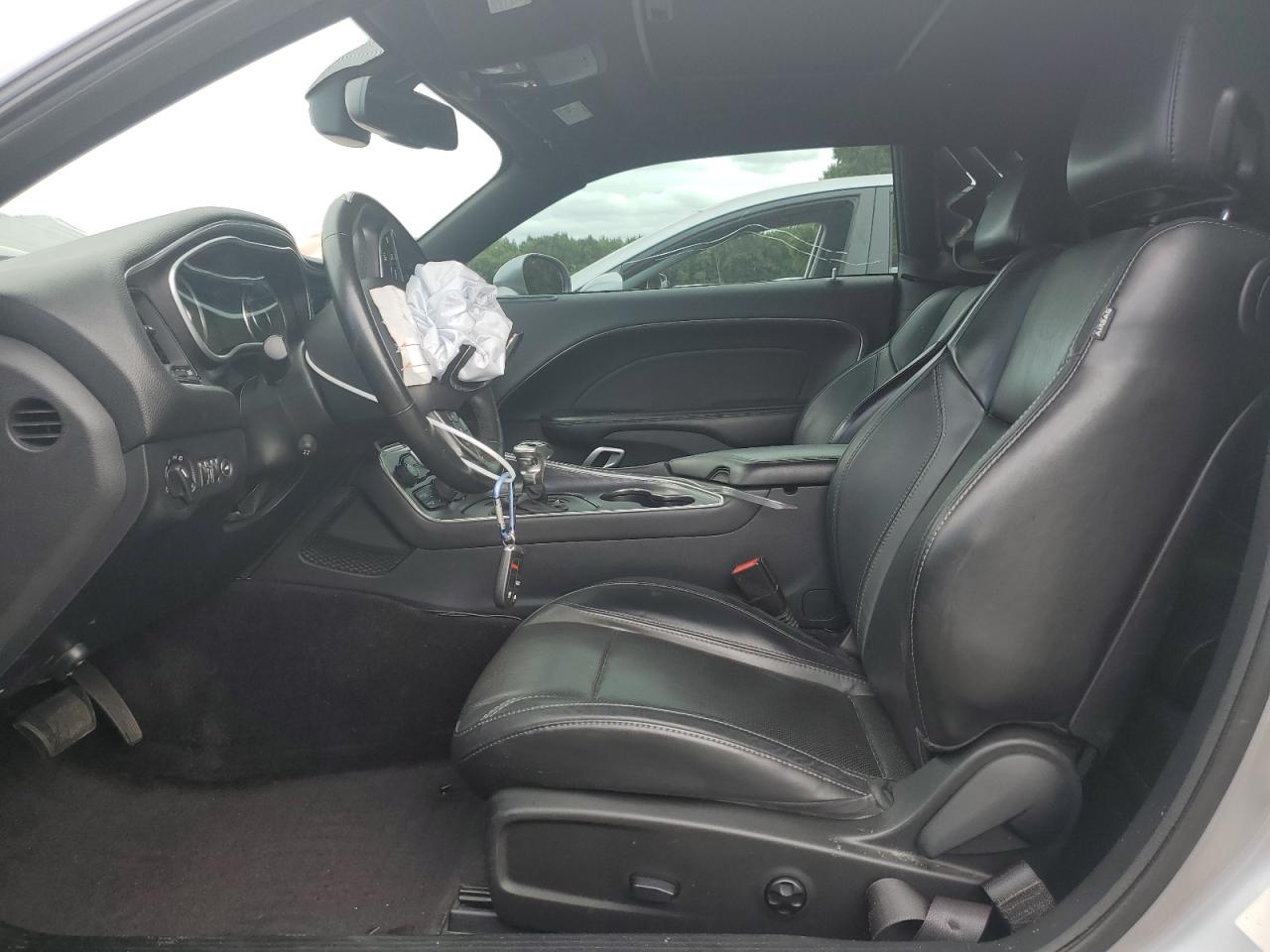 Dodge Challenger Sxt Image 10