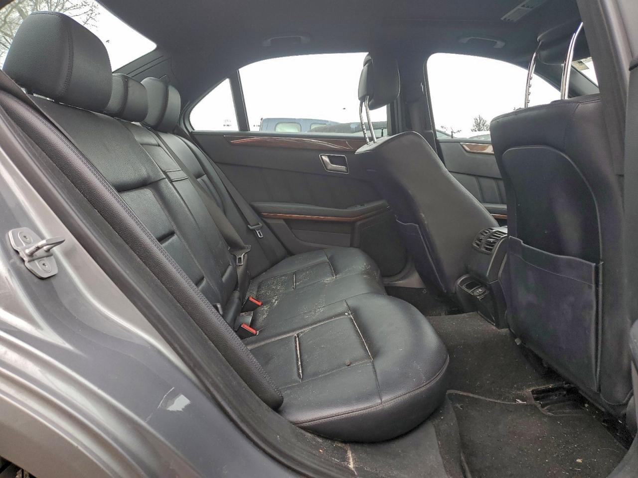 Mercedes-Benz E-Class 350 4matic Image 10