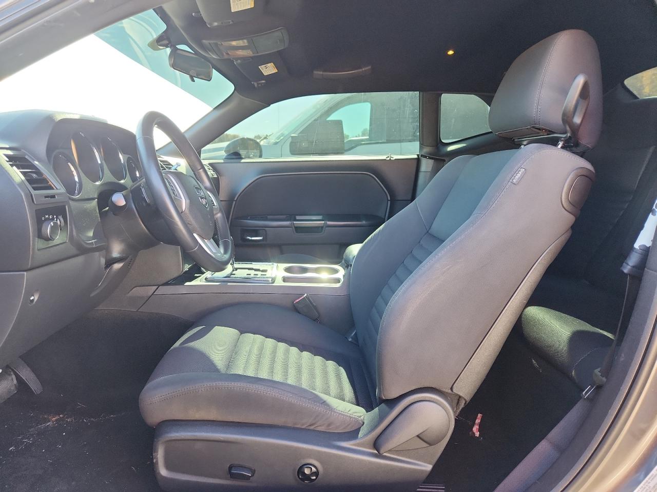 Dodge Challenger Sxt Image 7