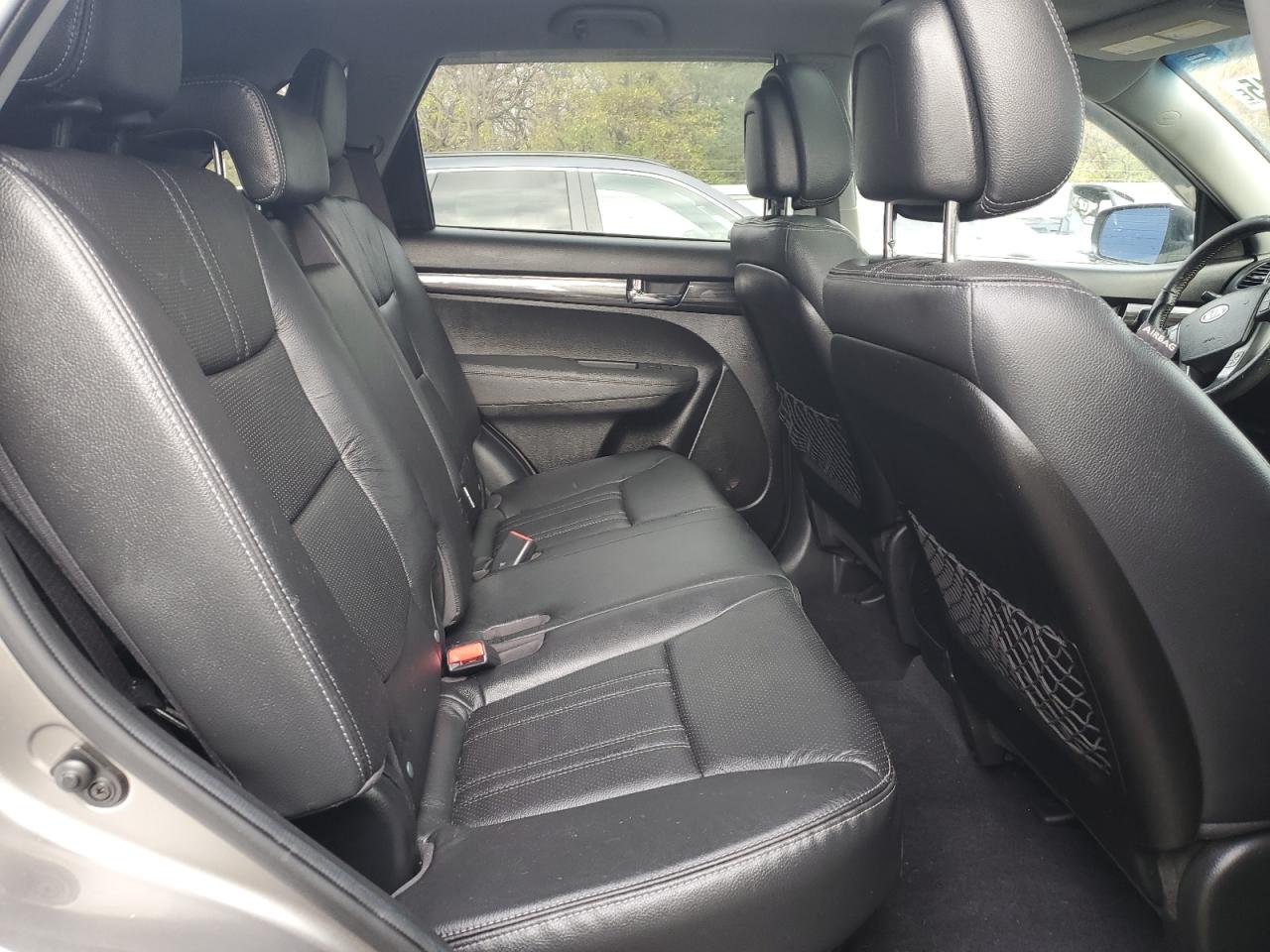 Kia Sorento Ex Image 10