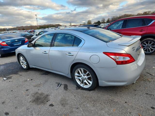 Nissan Maxima S Image 11