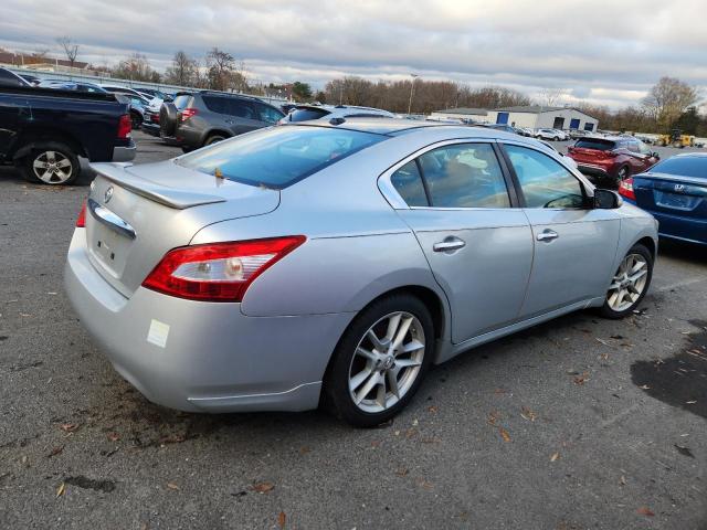 Nissan Maxima S Image 2