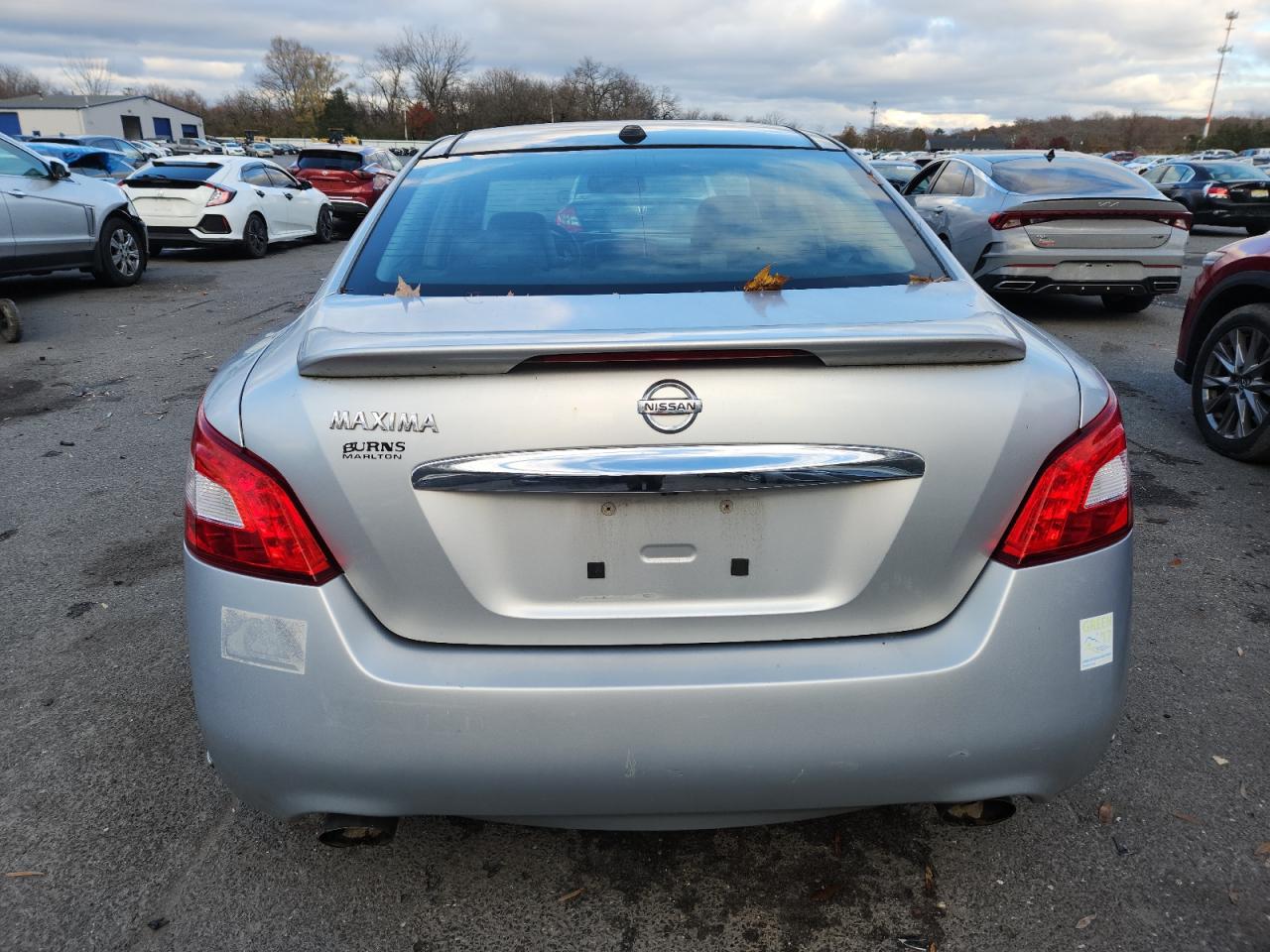 Nissan Maxima S Image 4