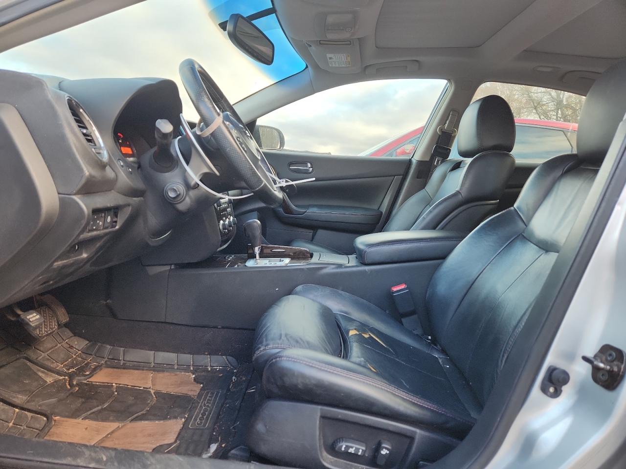 Nissan Maxima S Image 5