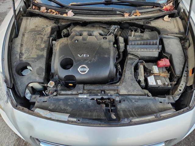 Nissan Maxima S Image 6