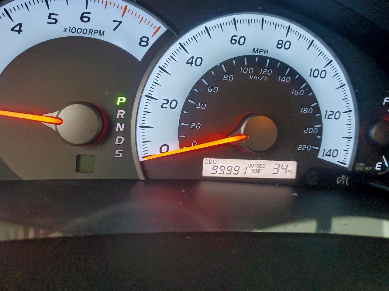 Toyota Camry Base Image 6