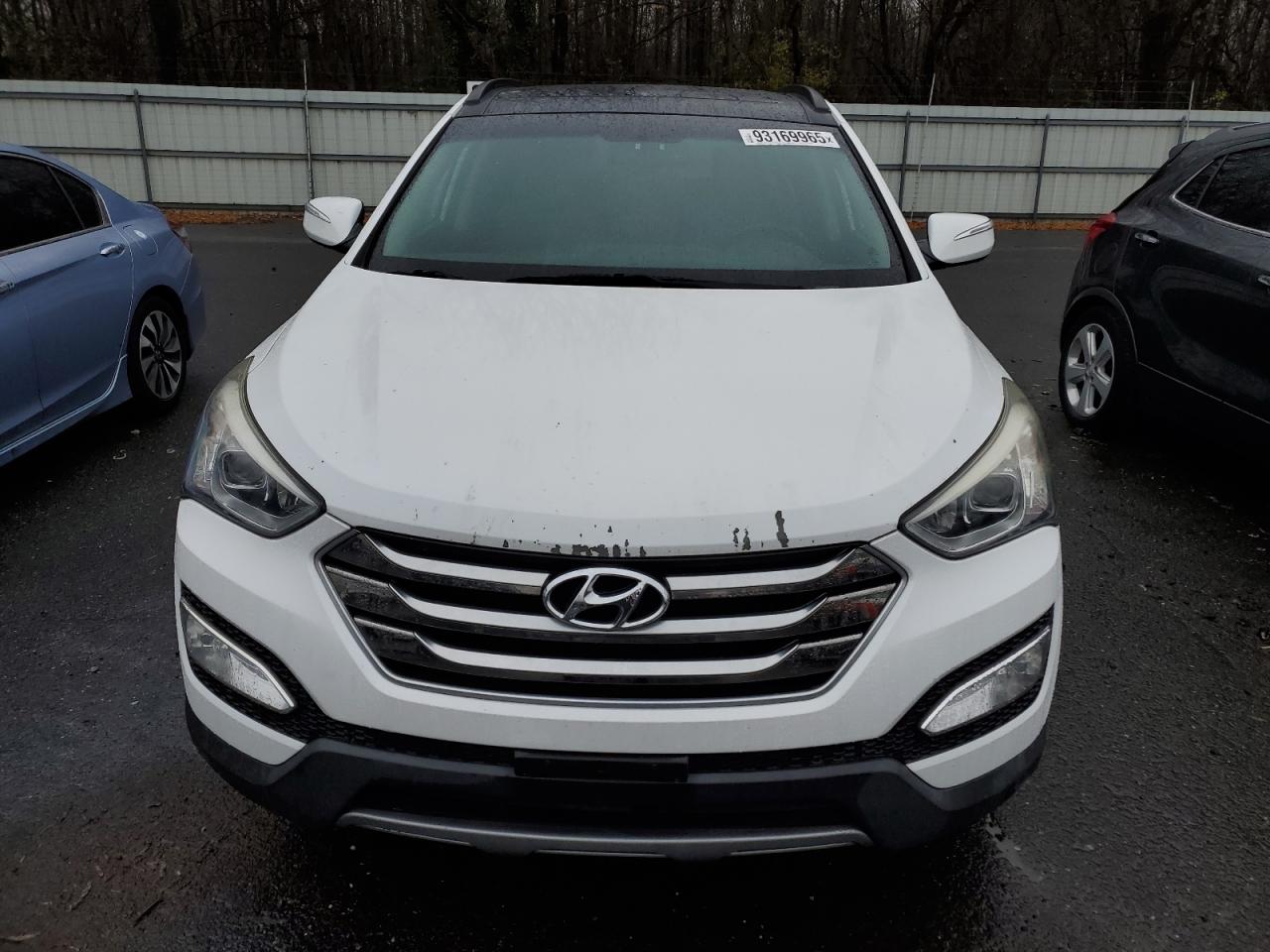 Hyundai SANTA FE Image 12