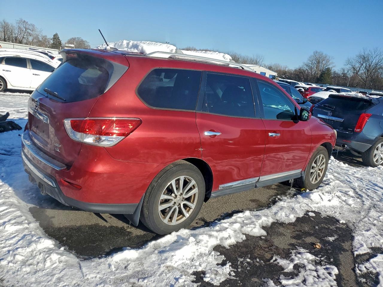 Nissan Pathfinder S Image 3