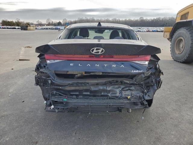 Hyundai ELANTRA Limited Image 13