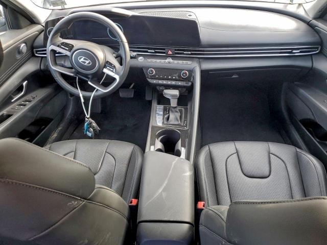 Hyundai ELANTRA Limited Image 4