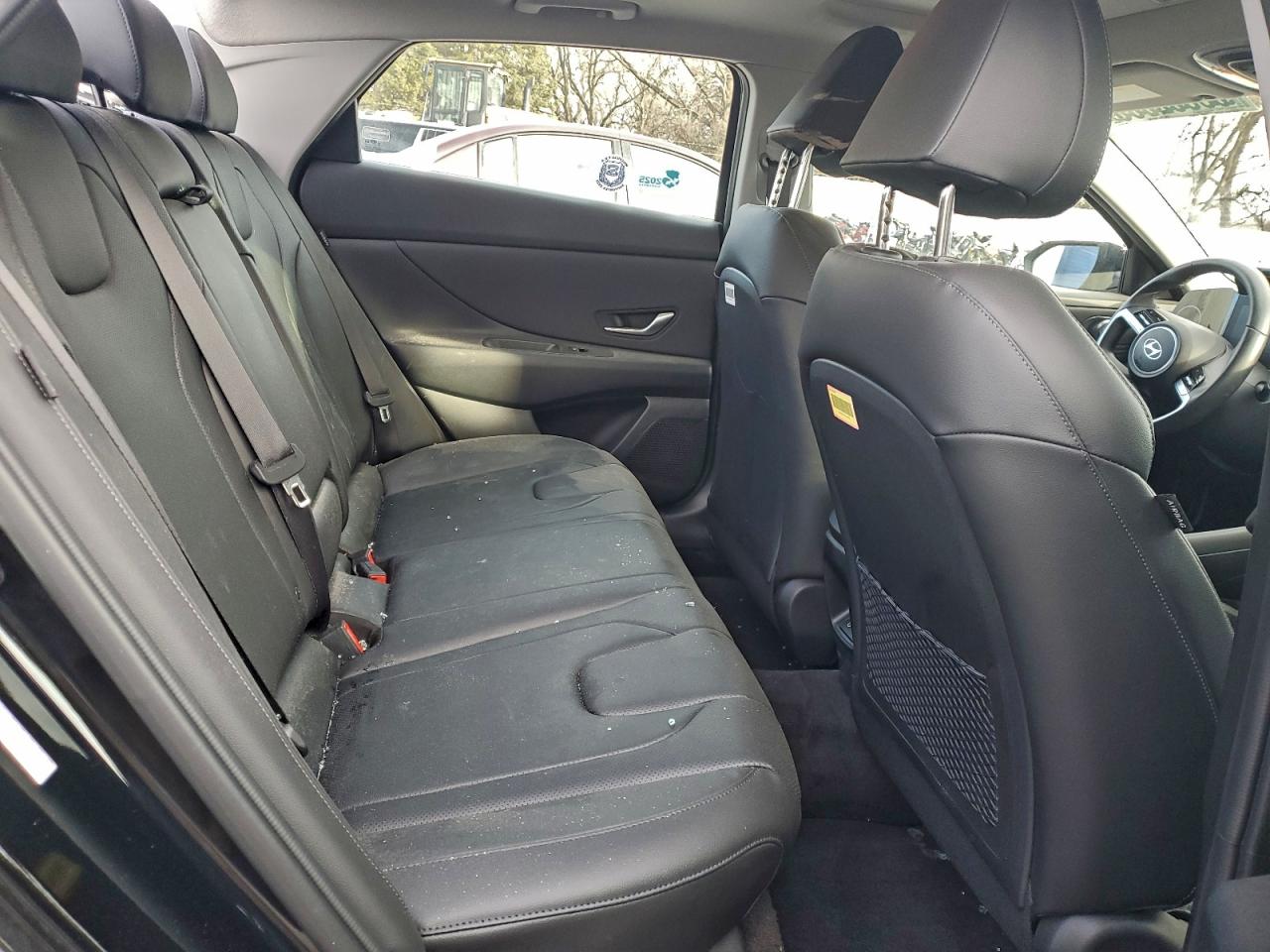 Hyundai ELANTRA Limited Image 7