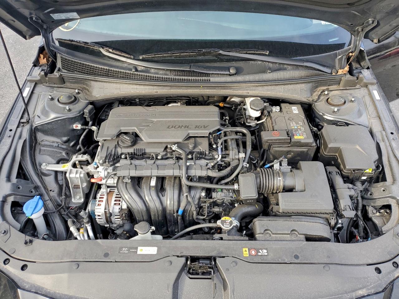 Hyundai ELANTRA Limited Image 9