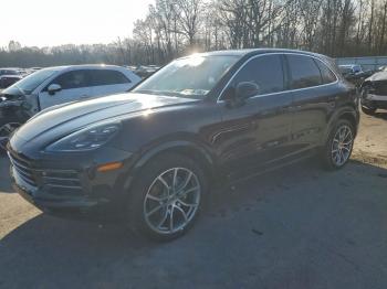  Salvage Porsche Cayenne