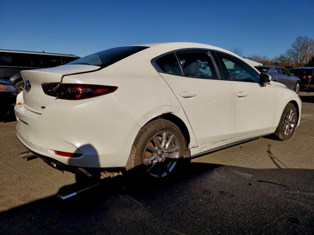 Mazda 3 Image 6