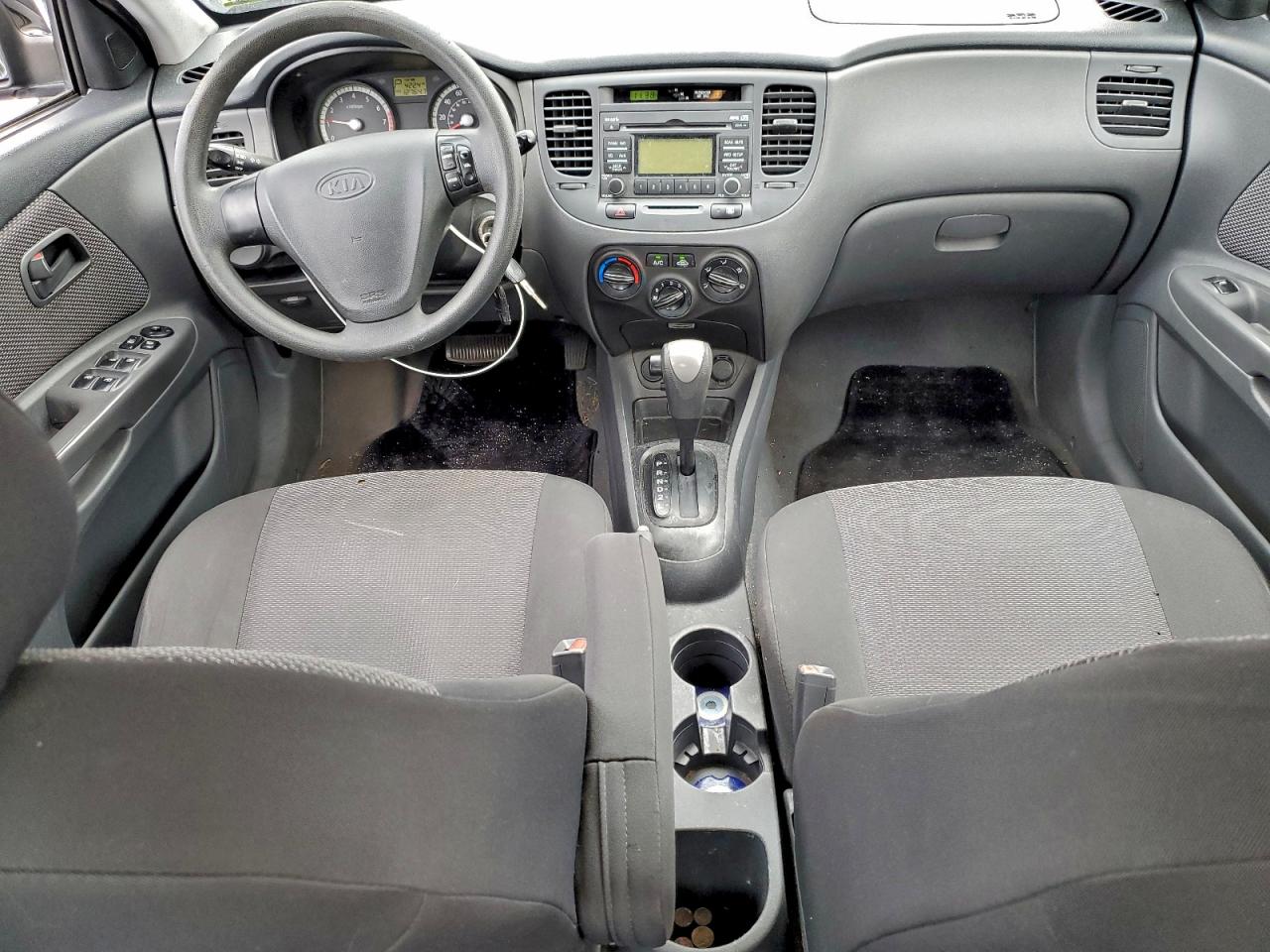 Kia Rio Base Image 11