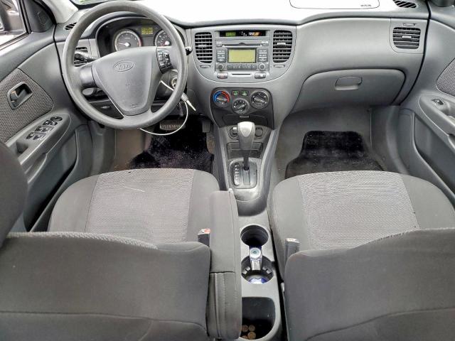 Kia Rio Base Image 11