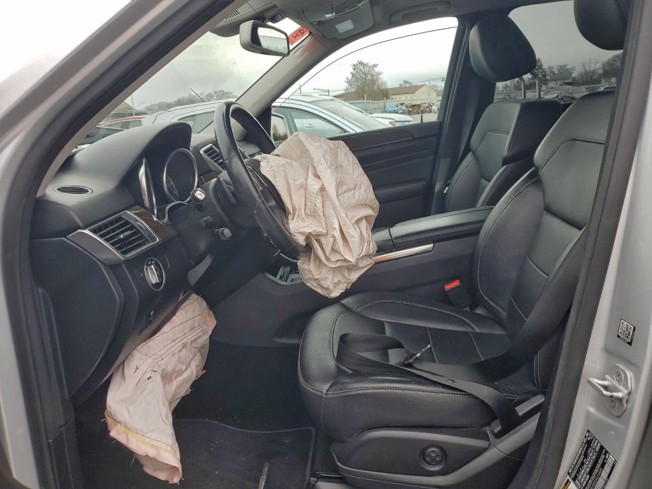 Mercedes-Benz M-Class 350 4matic Image 10