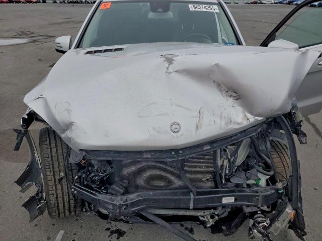 Mercedes-Benz M-Class 350 4matic Image 12