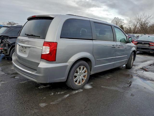 Chrysler Minivan Touring Image 6