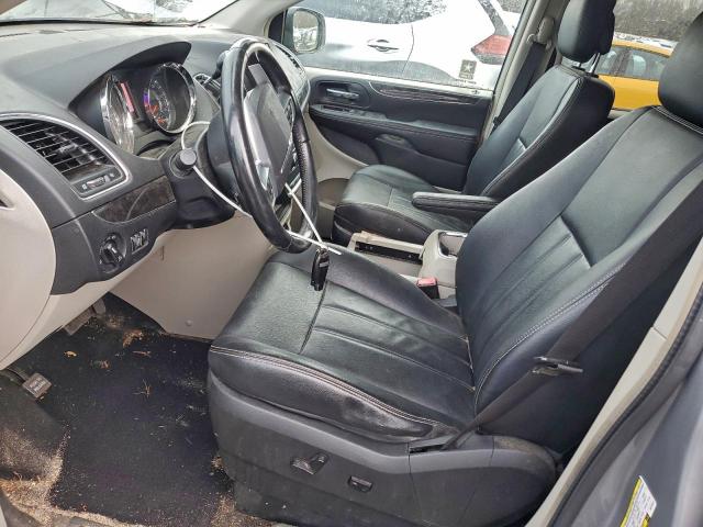 Chrysler Minivan Touring Image 8