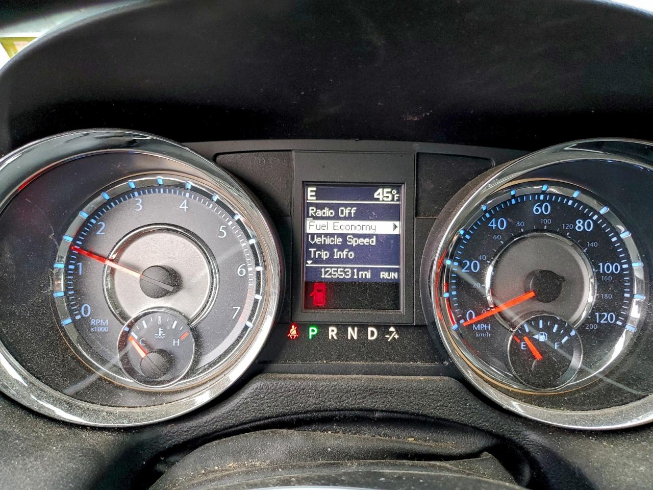 Chrysler Minivan Touring Image 10