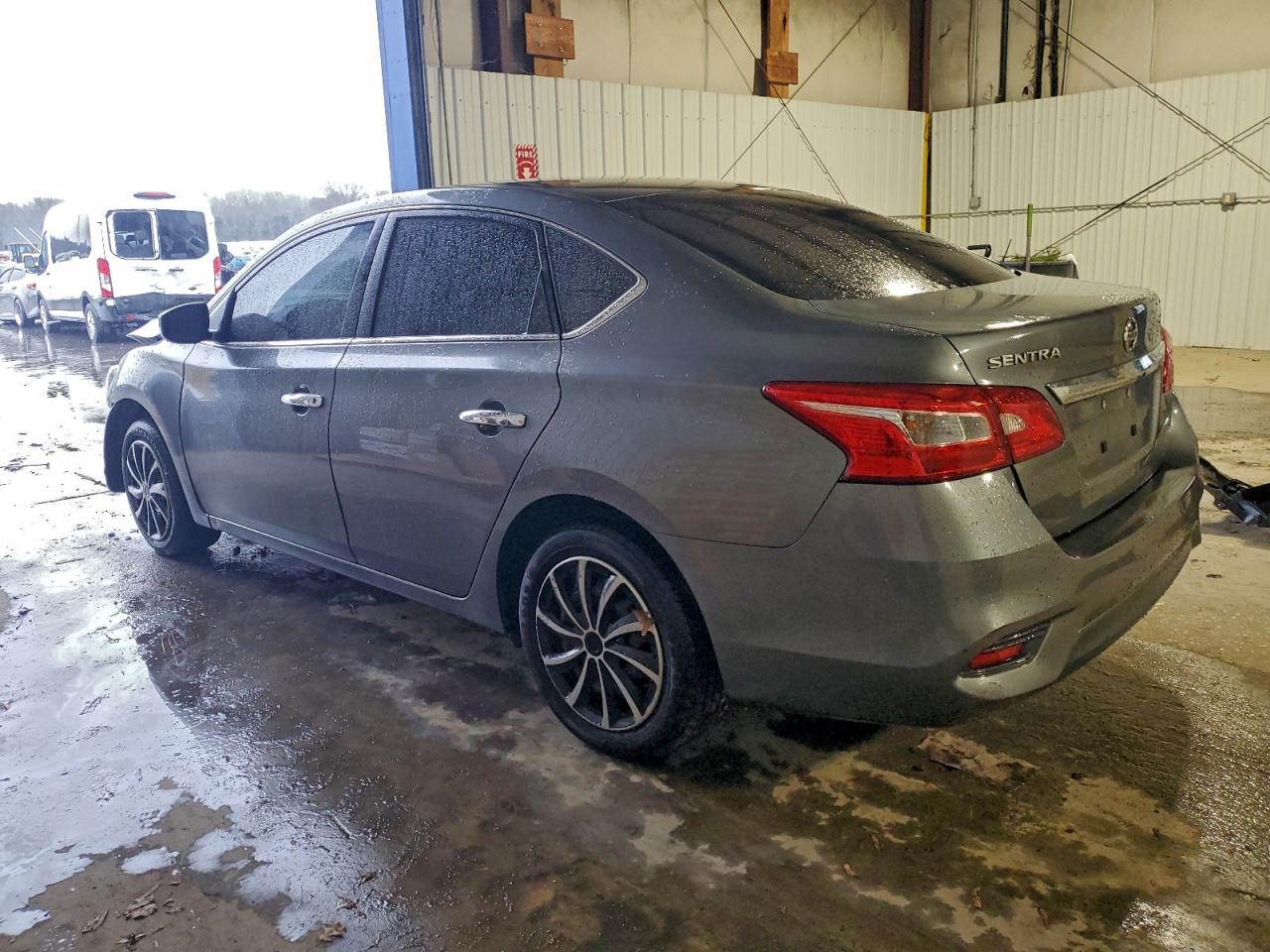 Nissan Sentra S Image 3