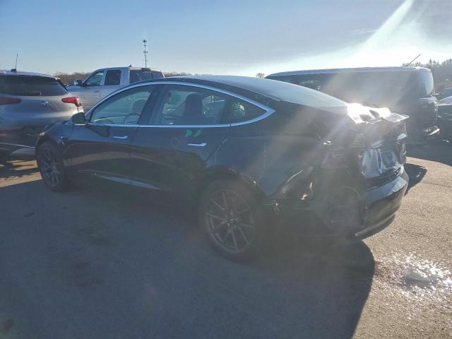 Tesla Model 3 Image 6