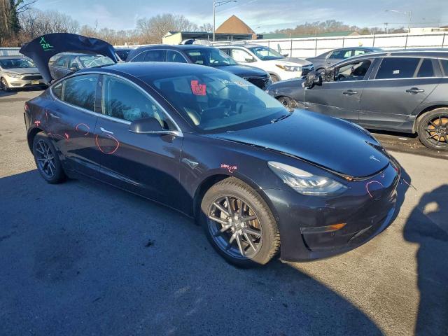 Tesla Model 3 Image 7