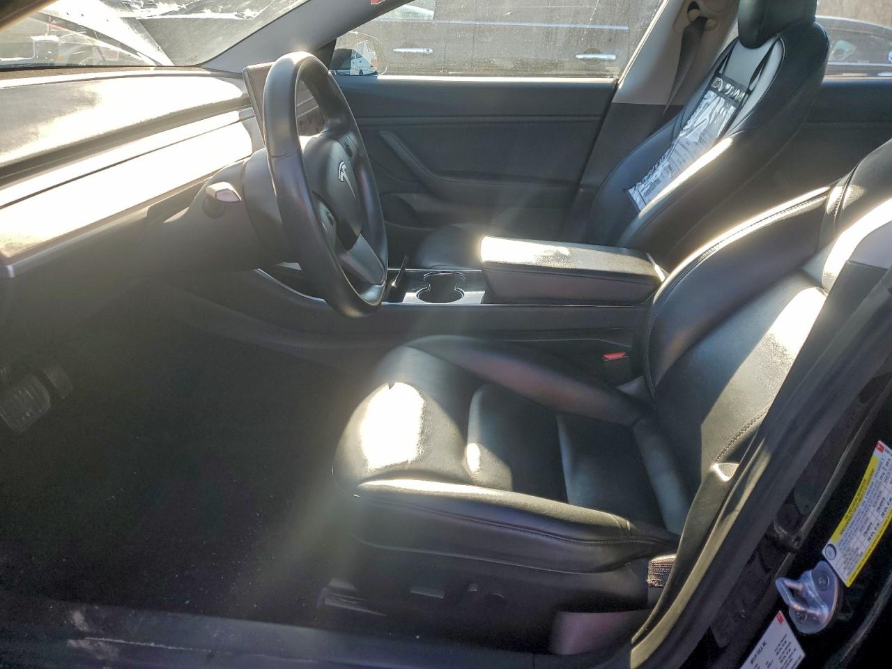 Tesla Model 3 Image 9