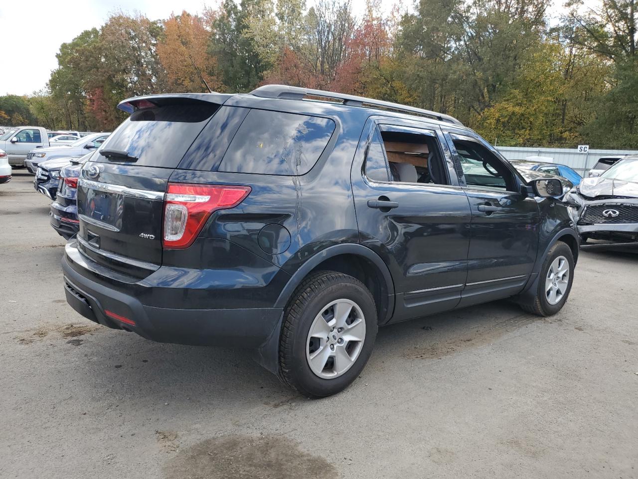 Ford Explorer Image 9