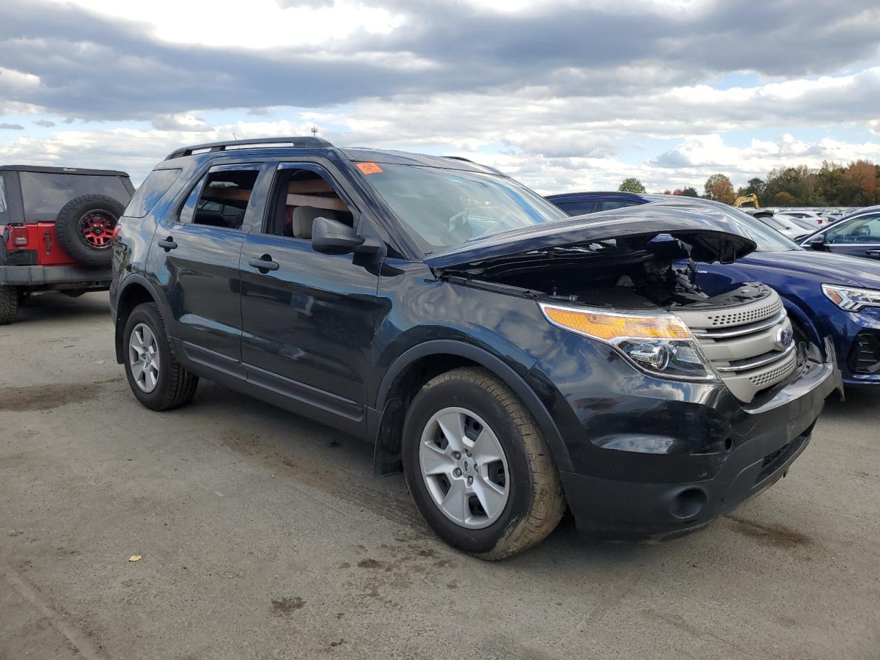 Ford Explorer Image 3