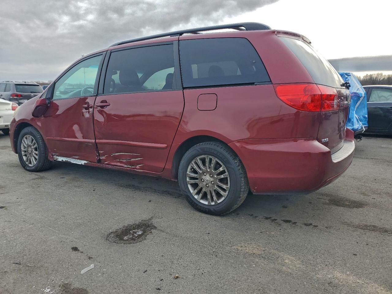 Toyota Sienna Xle Image 5