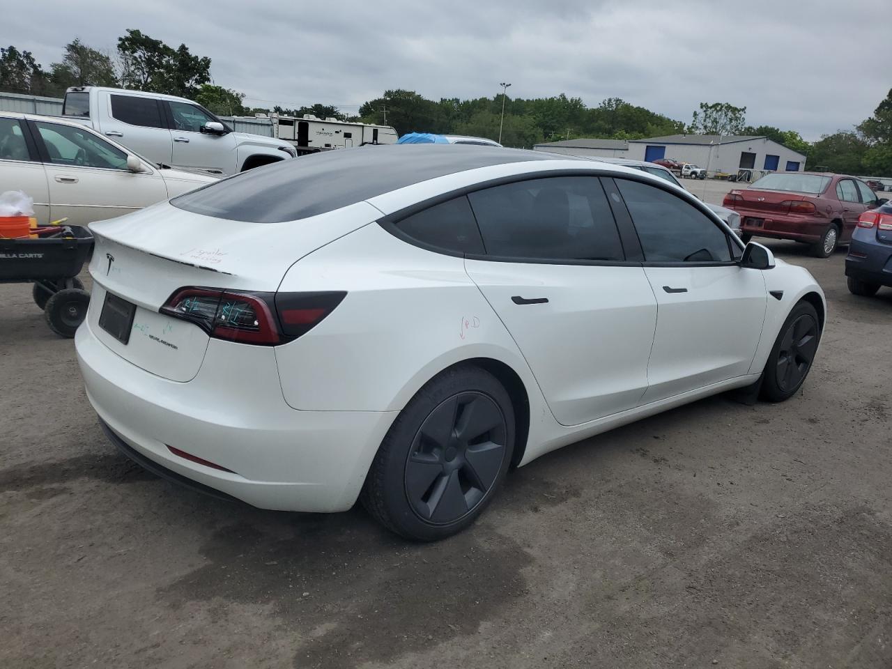 Tesla Model 3 Image 4