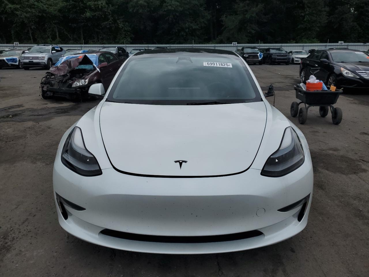 Tesla Model 3 Image 5