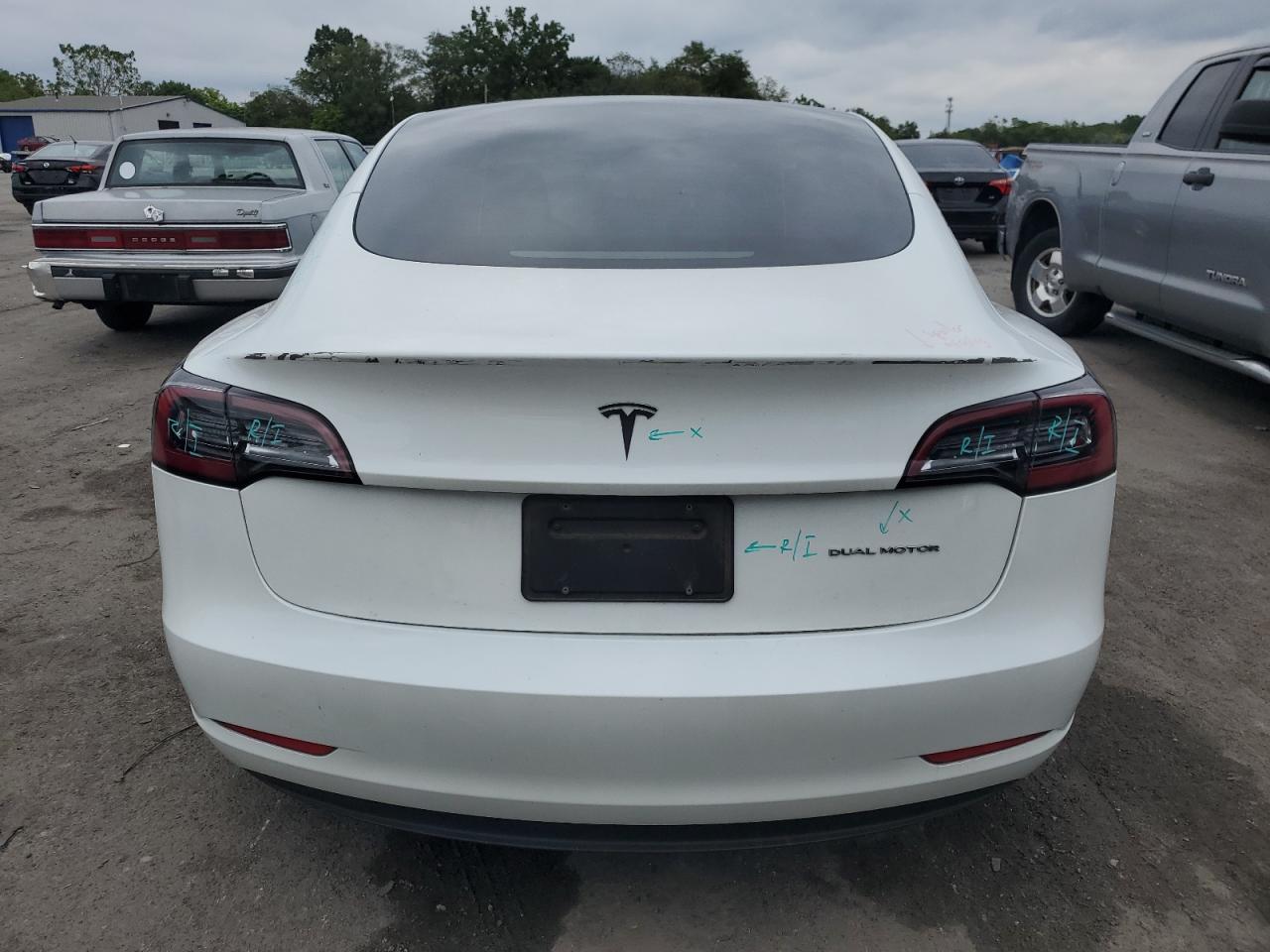 Tesla Model 3 Image 7