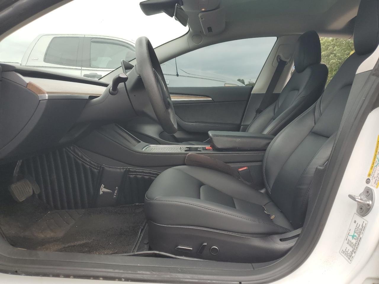 Tesla Model 3 Image 6