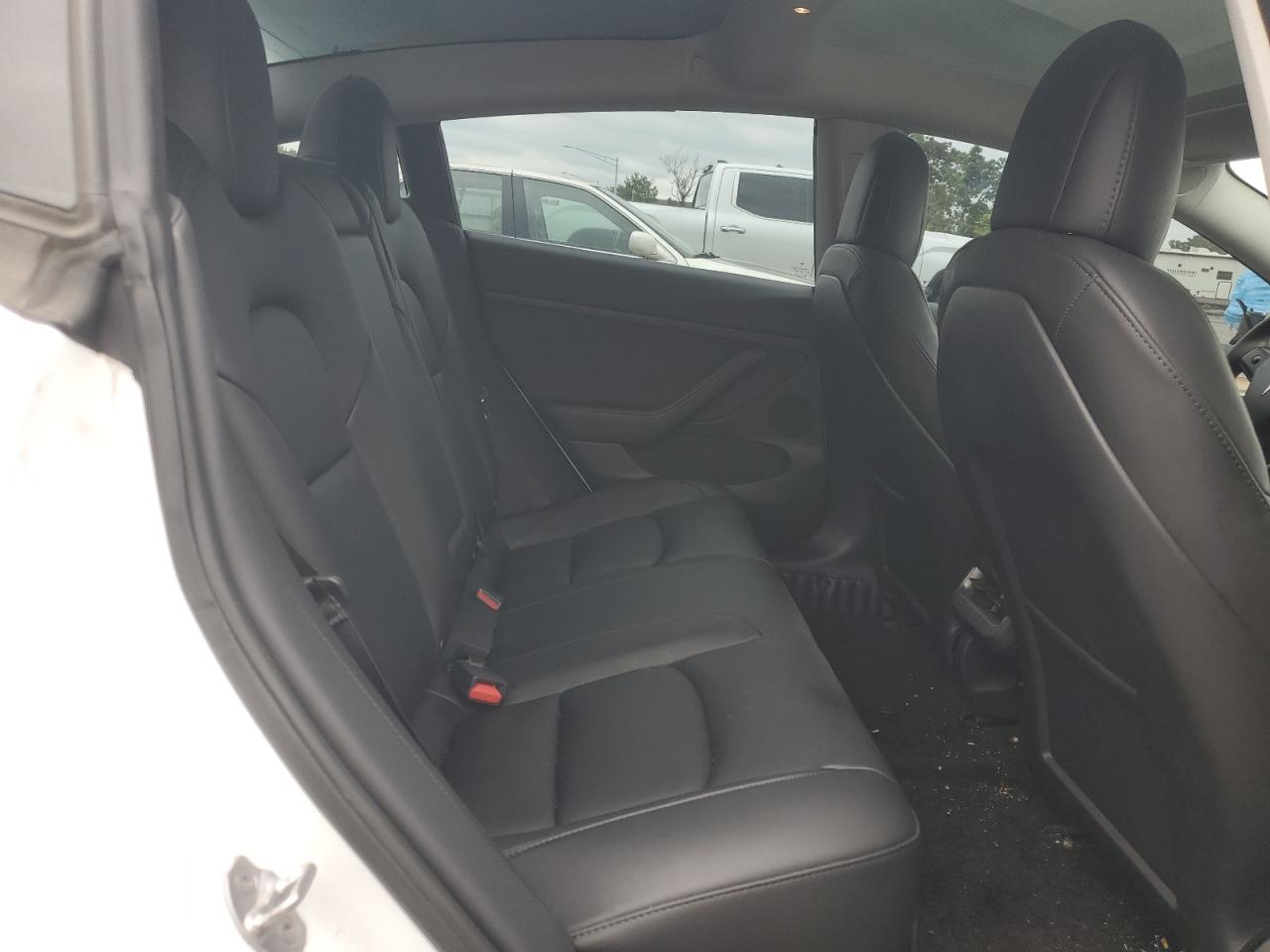 Tesla Model 3 Image 9