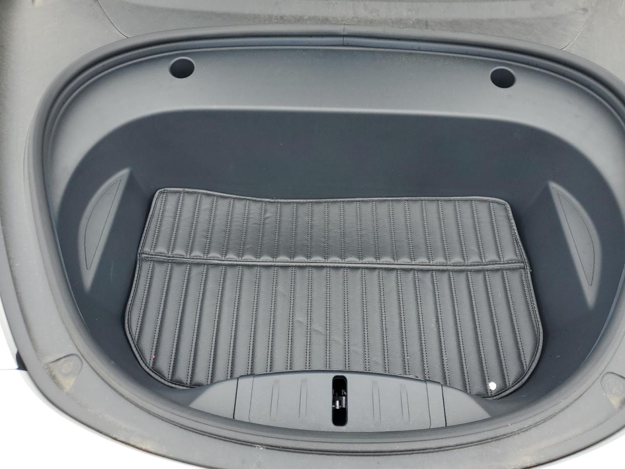 Tesla Model 3 Image 3