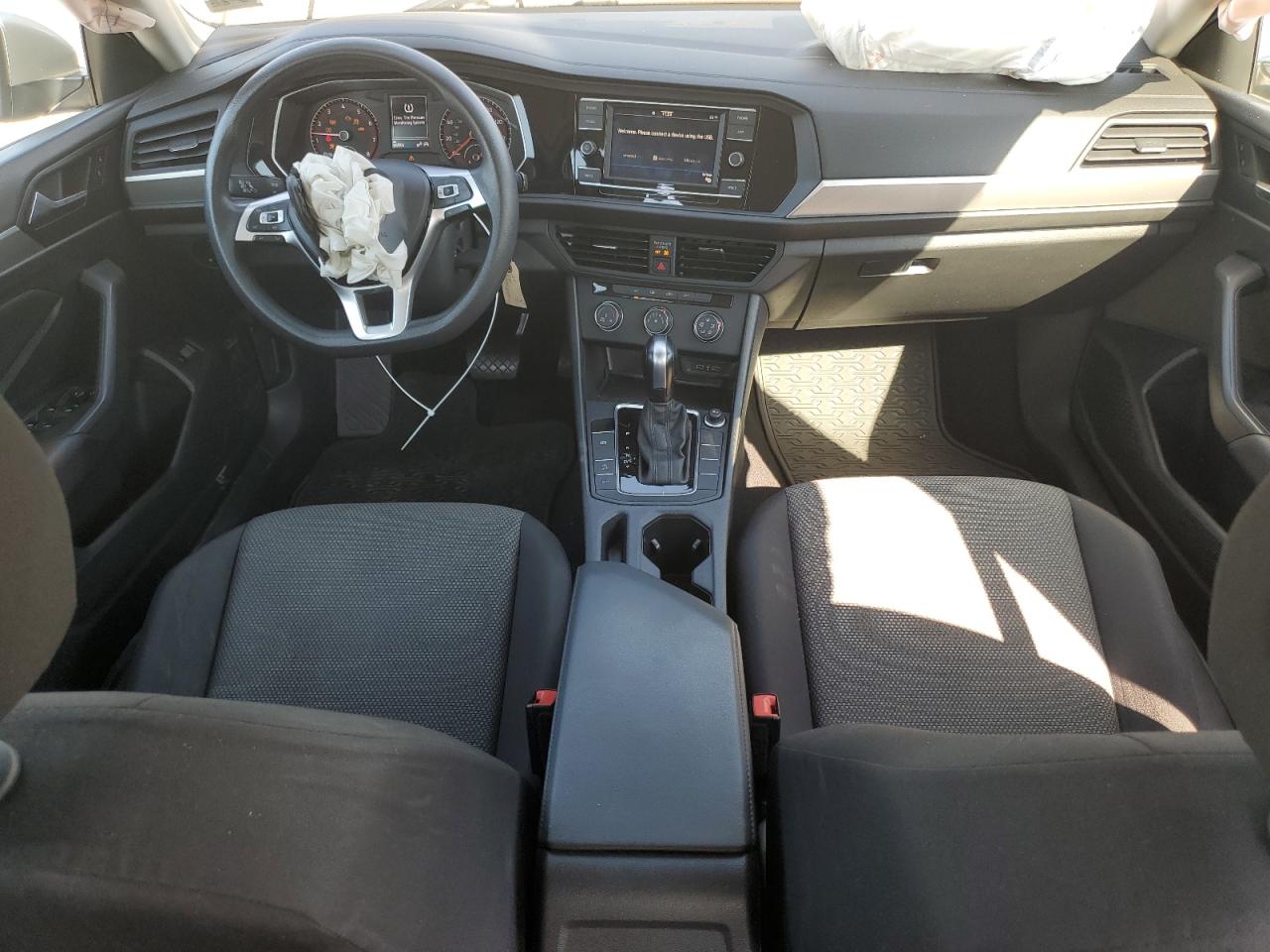 Volkswagen Jetta S Image 9