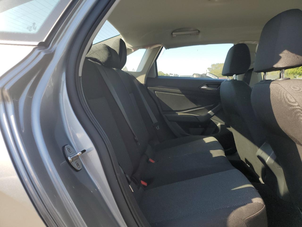 Volkswagen Jetta S Image 8