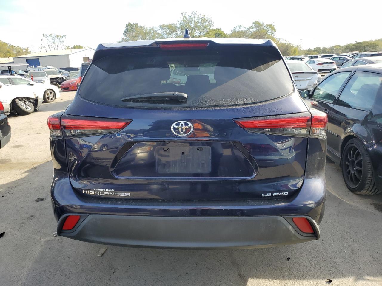 Toyota Highlander L Image 2