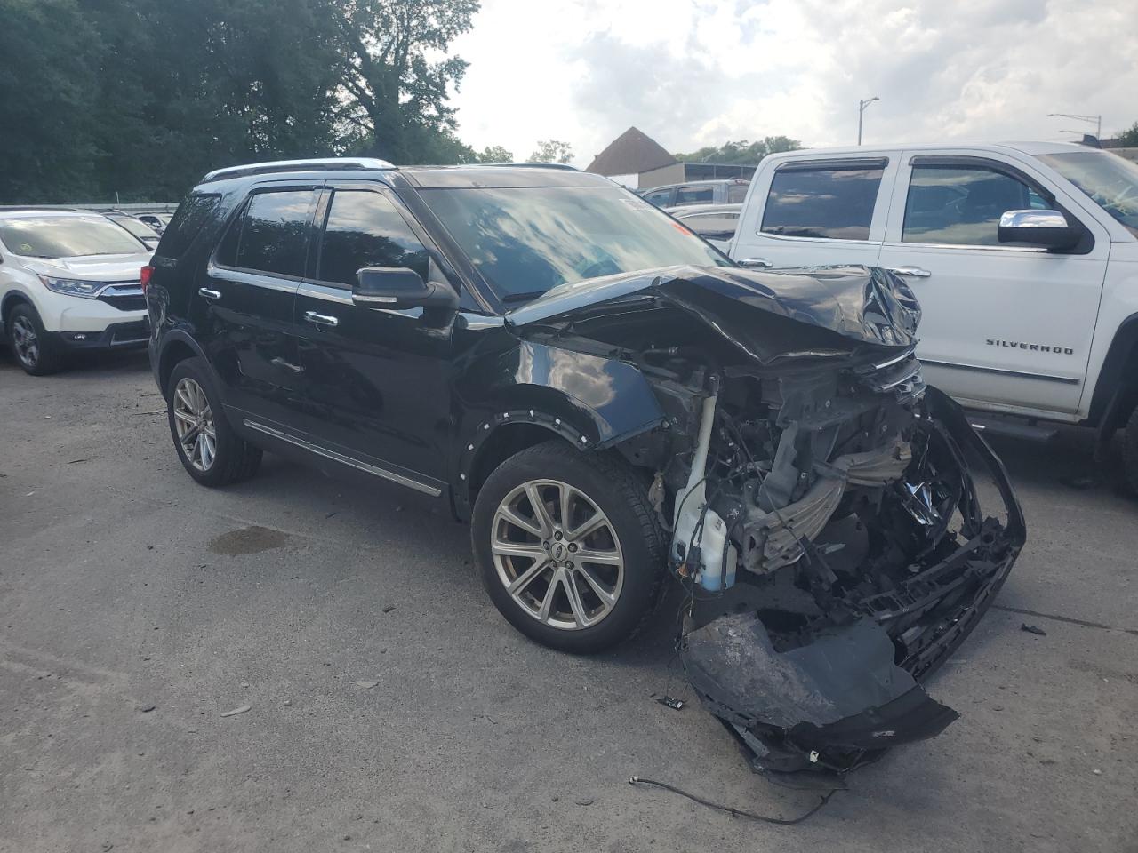 Ford Explorer Limited Image 13