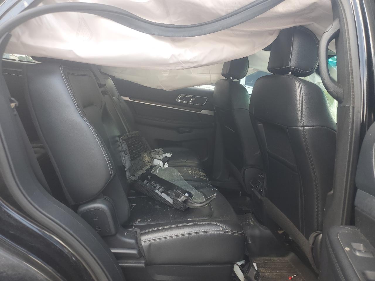 Ford Explorer Limited Image 9