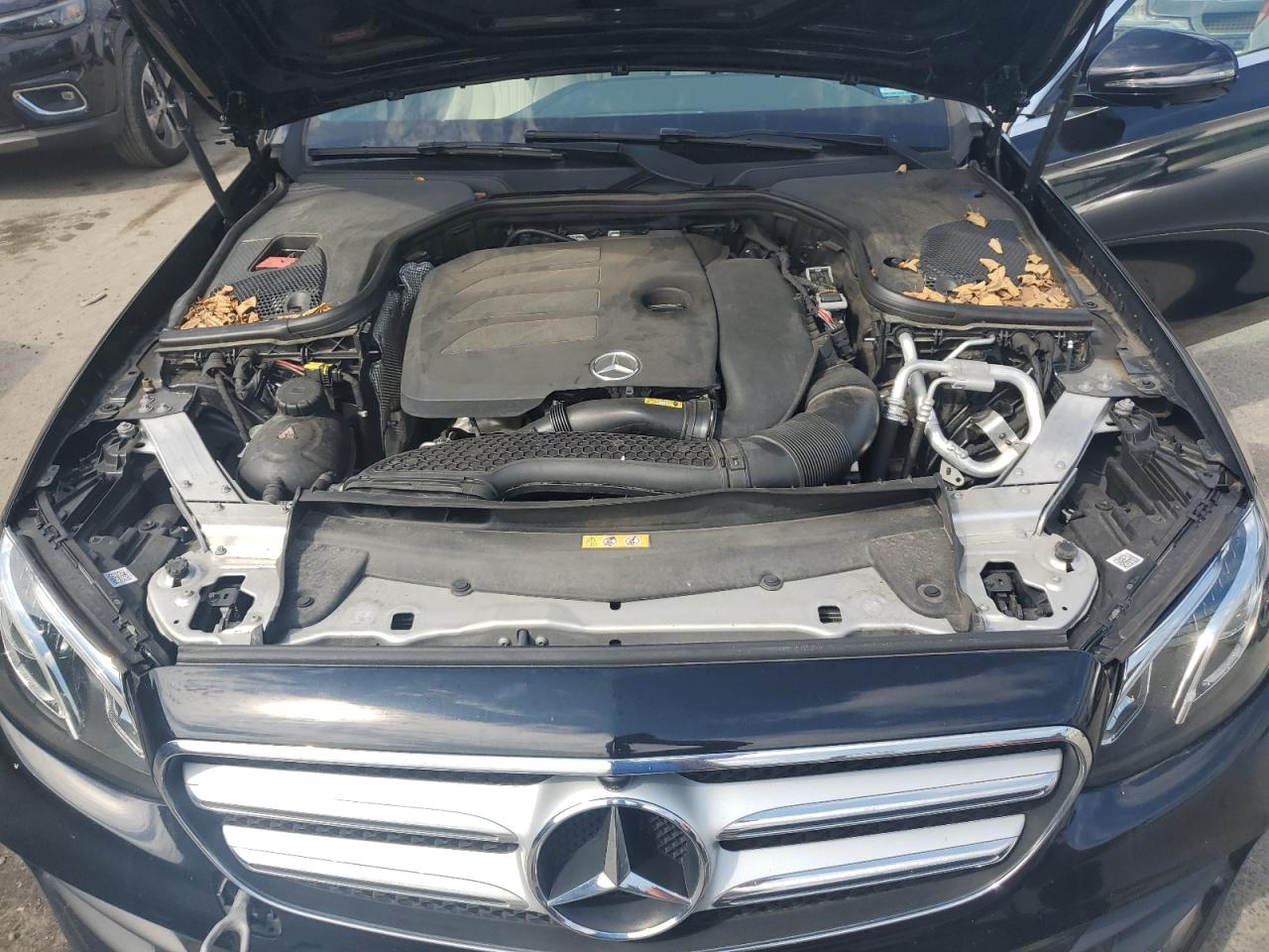 Mercedes-Benz E-Class 350 4matic Image 10