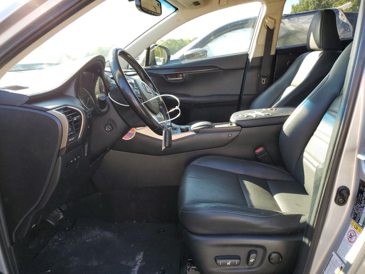 Lexus NX 200t Base Image 4