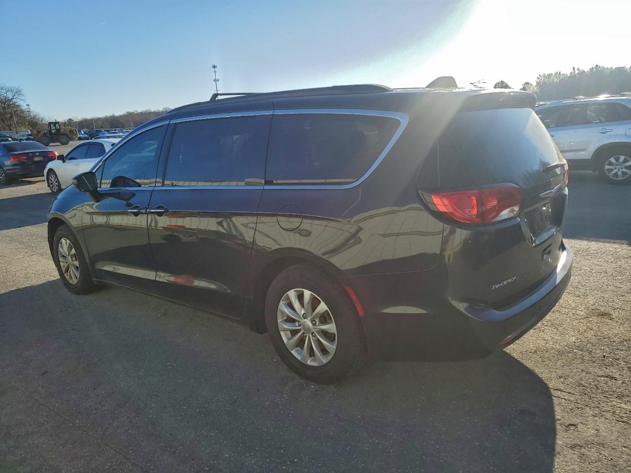 Chrysler Pacifica Touring Plus Image 11