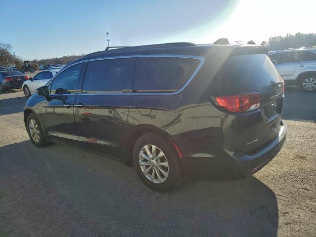 Chrysler Pacifica Touring Plus Image 11