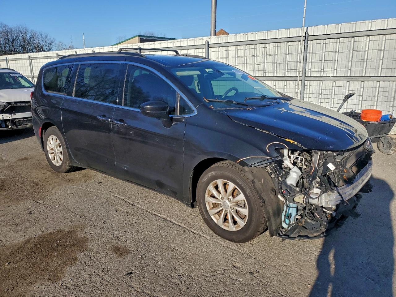 Chrysler Pacifica Touring Plus Image 8