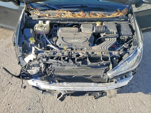 Chrysler Pacifica Touring Plus Image 3