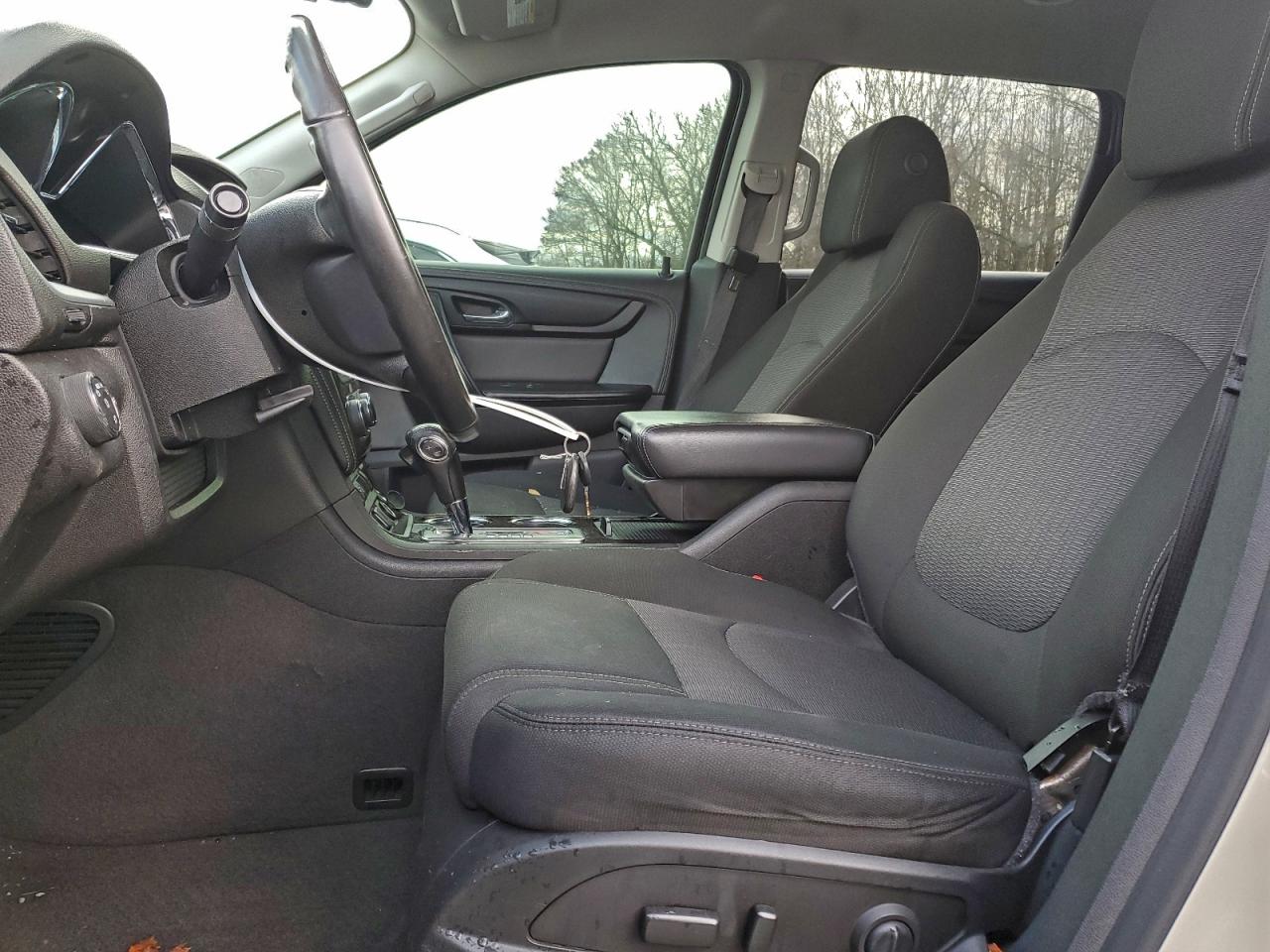 Chevrolet Traverse Lt Image 2